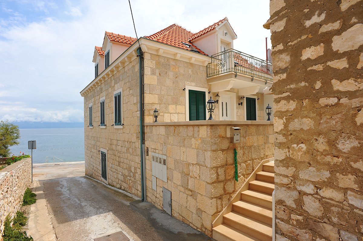Gasse in Sutivan